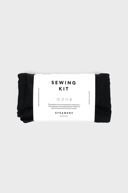 SEWING KIT